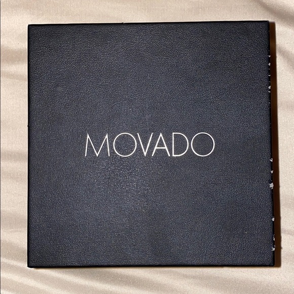 Movado Museum Classic - Black Leather band. - Picture 4 of 8